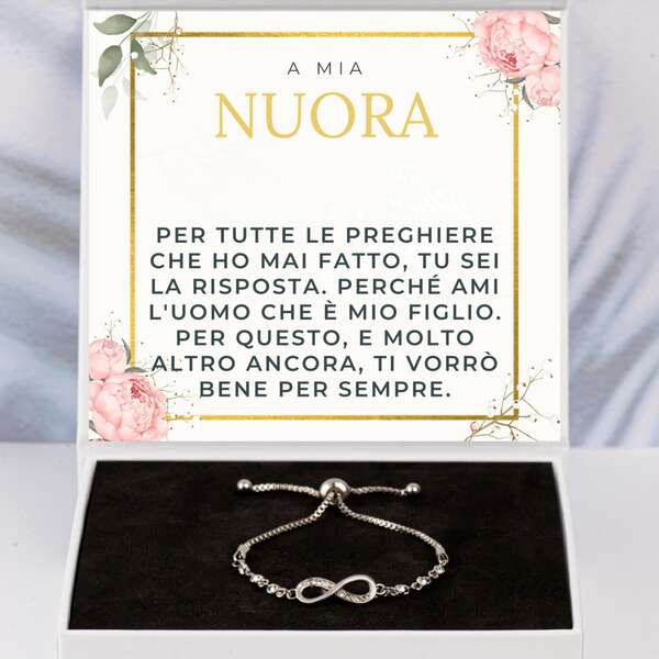 Bracciale con il pendente che simboleggia l'infinito