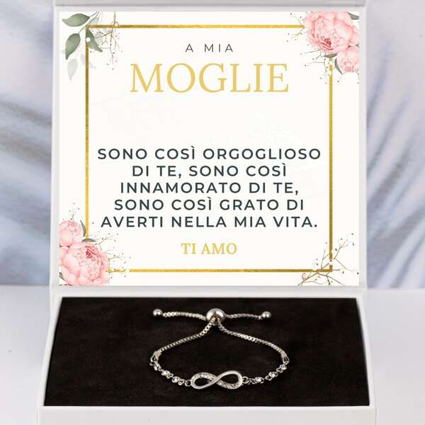 Bracciale con il pendente che simboleggia l'infinito